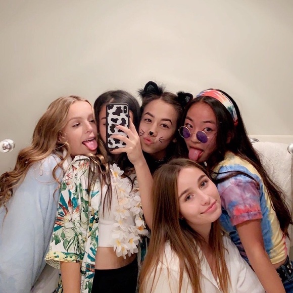 meet your posher, taya - Picture 3 of 4